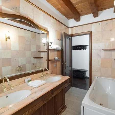 Domus - Centralissima E Antica Residenza Cappello *