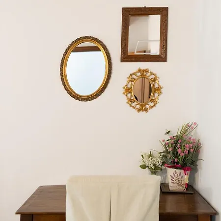 Domus - Centralissima E Antica Residenza Cappello Apartment