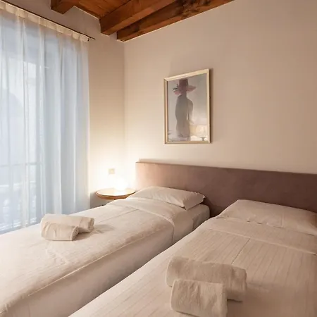 Domus - Centralissima E Antica Residenza Cappello