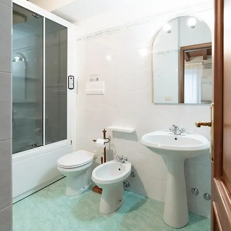Apartment Domus - Centralissima E Antica Residenza Cappello *