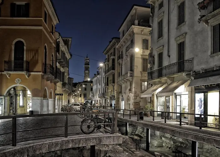 Domus - Centralissima E Antica Residenza Cappello Apartment Verona