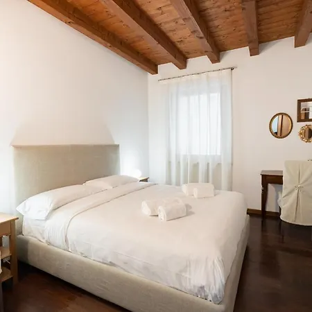 Centralissima E Antica Residenza Cappello - Domus * Werona