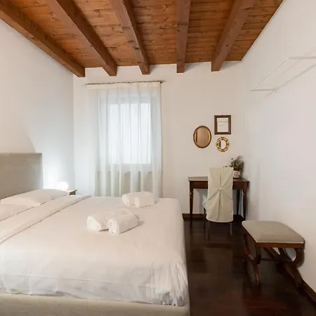 Centralissima E Antica Residenza Cappello - Domus Apartament *